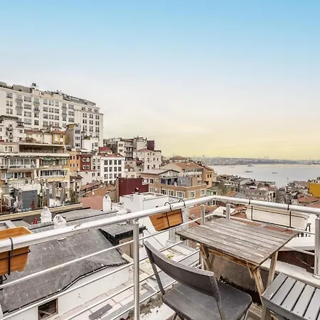 Sleek Flat With Excellent View In Cihangir * Istanbul