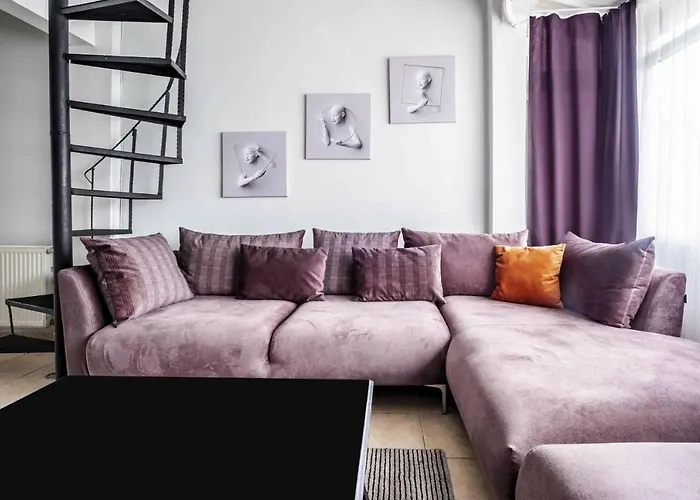 Sleek Flat With Excellent View In Cihangir *