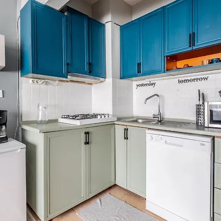 Sleek Flat With Excellent View In Cihangir Lägenhet *