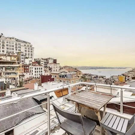 Апартаменты Sleek Flat With Excellent View In Cihangir *